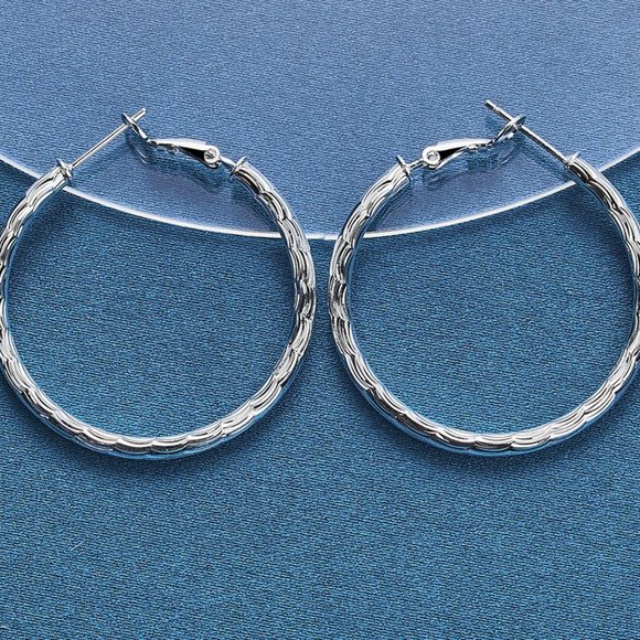 Beautiful .925 Sterling Silver 40mm Wave Stripes Round Hoop Earrings - Picture 2 of 6